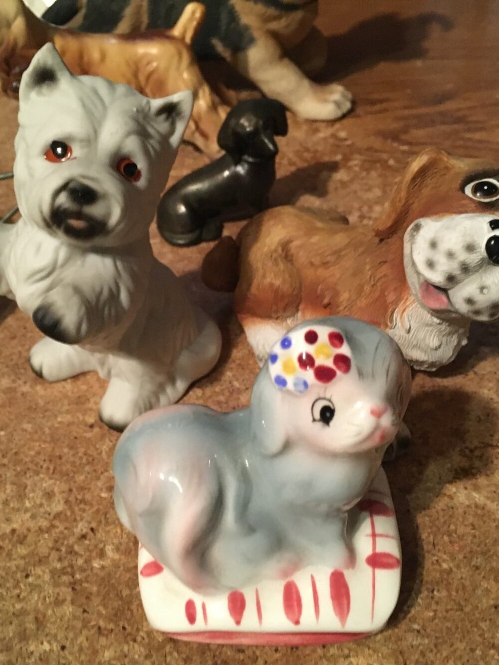 BIG LOT OF 30+ PUPPY DOG FIGURES PLUSH ENESCO POUND PUPPIES MCGRUFF JAPAN - Picture 4 of 16